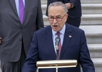 Senate Democrats, CC BY 2.0 https://creativecommons.org/licenses/by/2.0, via Wikimedia Commons
