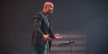 Gage Skidmore from Surprise, AZ, United States of America, CC BY-SA 2.0 https://creativecommons.org/licenses/by-sa/2.0, via Wikimedia Commons