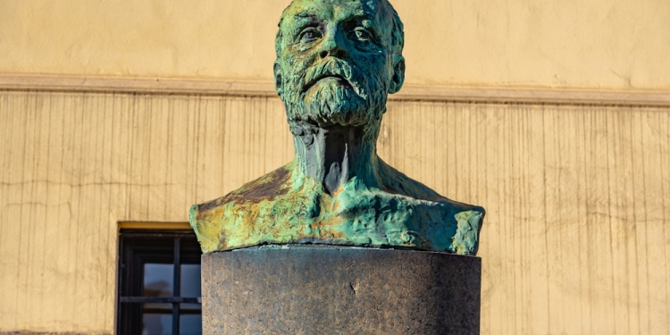 Image by trabantos via Shutterstock