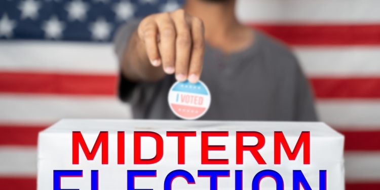 WESTOCK PRODUCTIONS image via Shutterstock