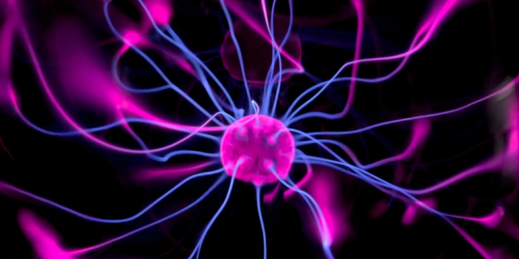 IKT COLLECTIONS image via Shutterstock