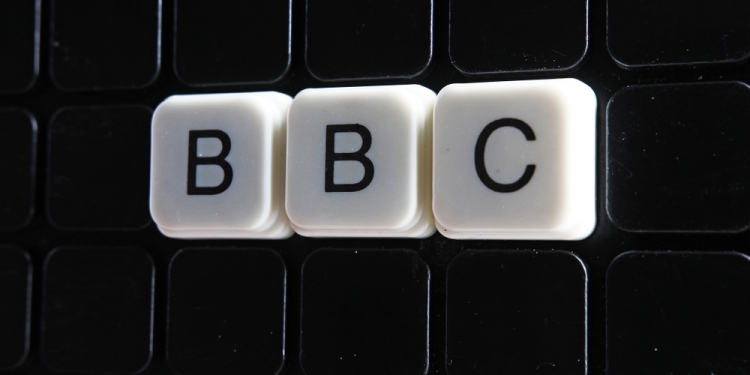 Nalaphotos image via Shutterstock