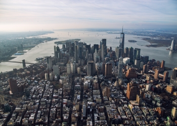 lu_sea image via Shutterstock