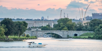 Nate Hovee image via Shutterstock