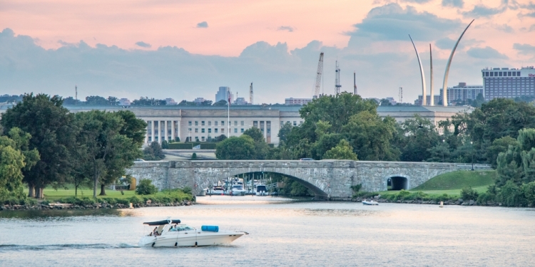 Nate Hovee image via Shutterstock