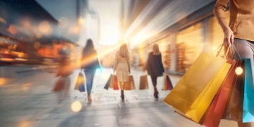 YIUCHEUNG image via Shutterstock