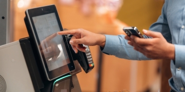 Standret image via Shutterstock