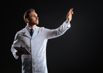 YAKOBCHUK VIACHESLAV image via Shutterstock