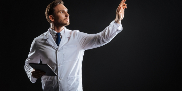 YAKOBCHUK VIACHESLAV image via Shutterstock