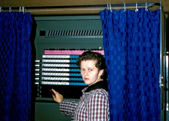 Maria Dryfhout image via Shutterstock