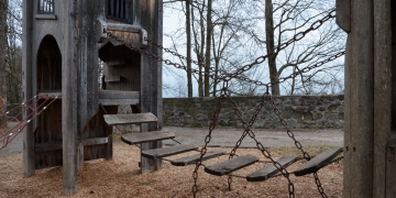 OlyaGreen_Art image via Shutterstock